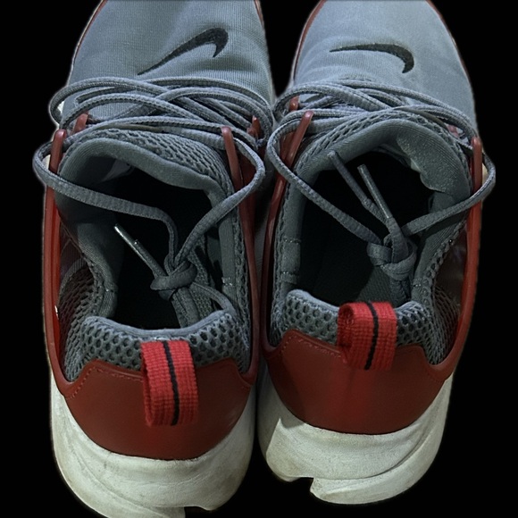 Nike Presto Cool Gray University Red Size 5y - Picture 5 of 6